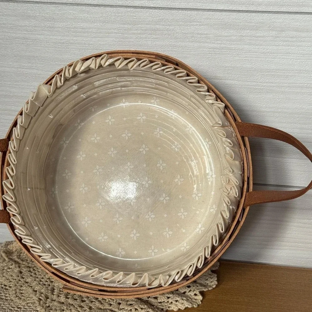 Longaberger 1990 Round Woven Basket Leather Handles Fabric Liner Plastic Insert